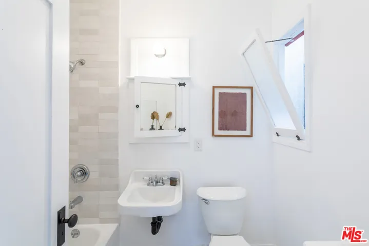 1160 N Madison Avenue 1/4, Los Angeles, California 90029