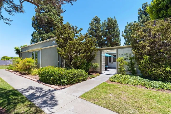 4 Via Castilla A, Laguna Woods, California 92637