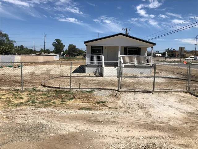 18565 Brown, Perris, California 92570