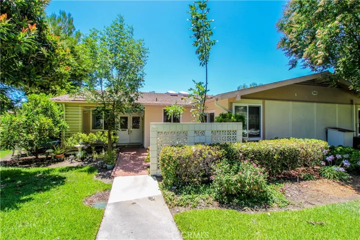 592 Avenida Majorca D, Laguna Woods, California 92637