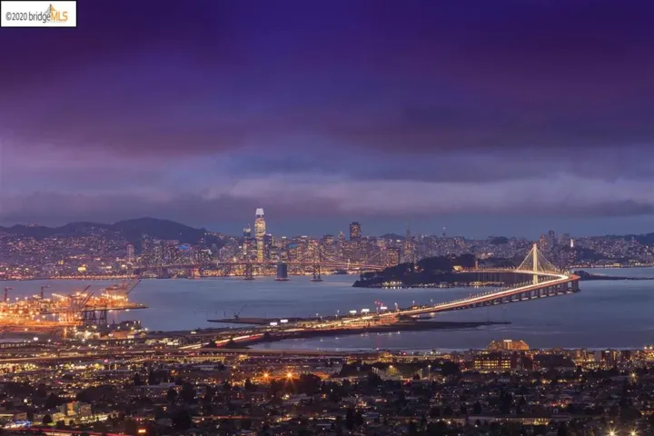 5 Captains Cv, Oakland, California 94618