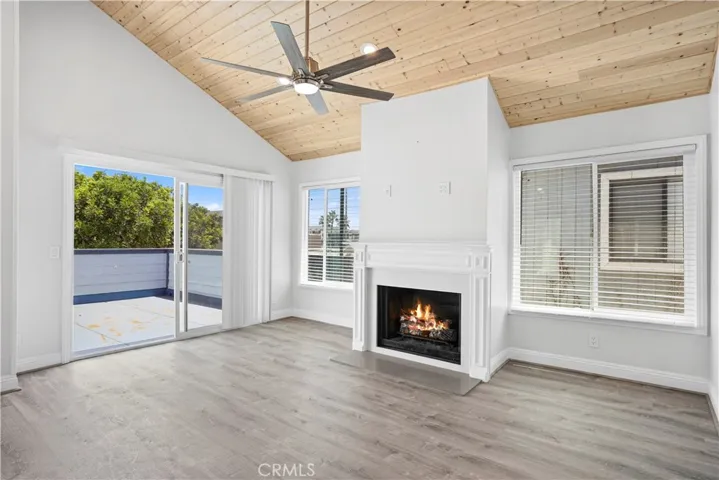 207 Lugonia B, Newport Beach, California 92663