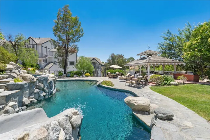 1 Mustang Lane, Bell Canyon, California 91307