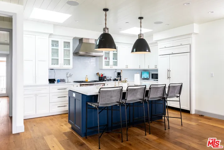 703 Bayview Drive, Manhattan Beach, California 90266