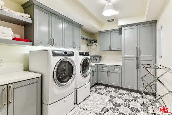 703 Bayview Drive, Manhattan Beach, California 90266