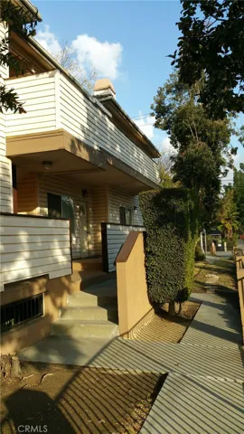 FRONT SIDE VIEW.