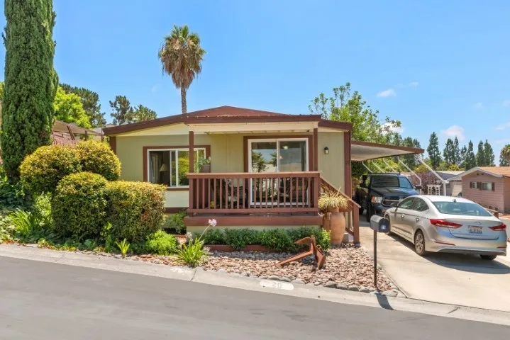 2130 Sunset Drive 20, Vista, California 92081