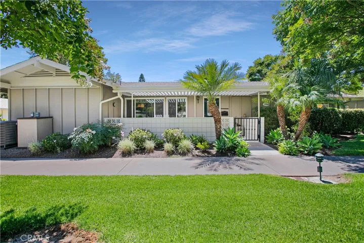 176 Avenida Majorca B, Laguna Woods, California 92637