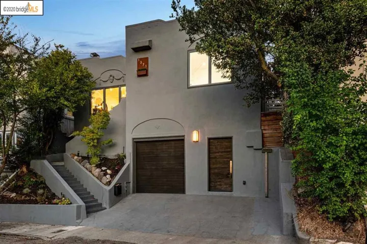 1371 Holman Rd, Oakland, California 94610