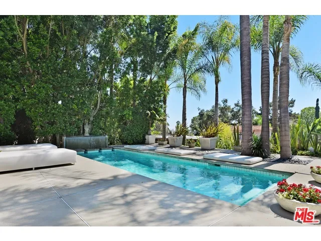 2872 Nichols Canyon Road, Los Angeles, California 90046