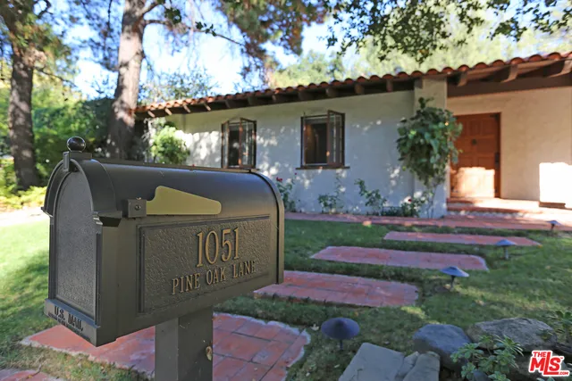 1051 Pine Oak Lane, Pasadena, California 91105