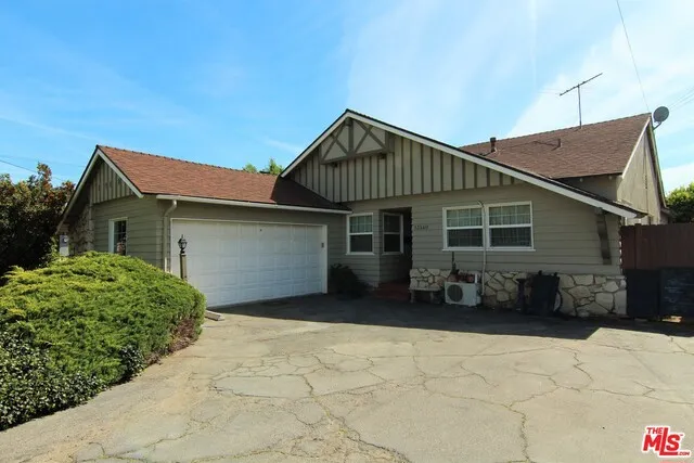 13540 Crewe Street, Valley Glen, California 91405