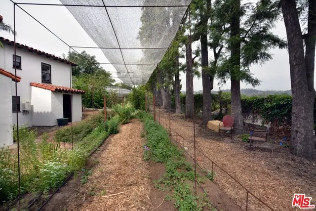 2833 Shadowlawn Avenue, Los Angeles, California 90039