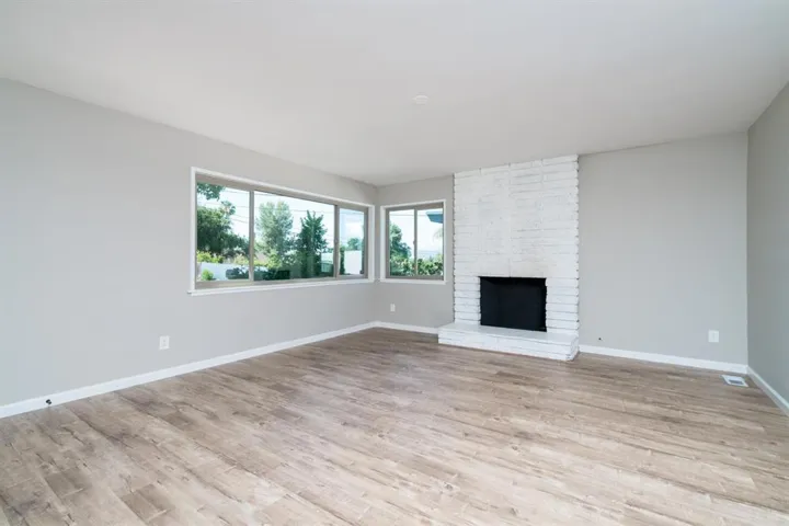 1033 W 11th Ave, Escondido, California 92025