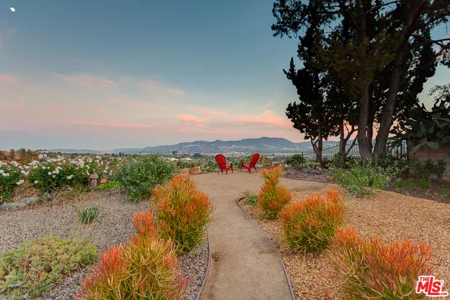 1136 Vista, Burbank, California 91504