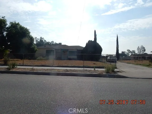 7625 Cypress Avenue, Fontana, California 92336 home-pic-0