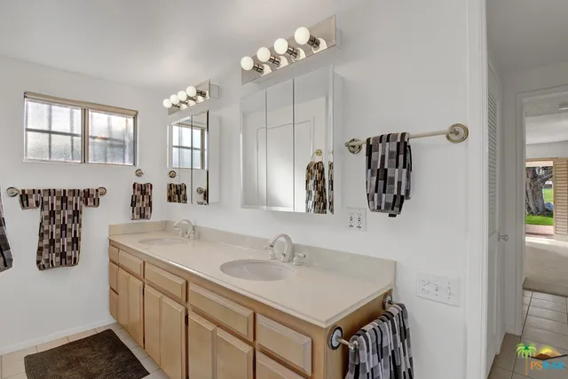 Master bath double-vanity