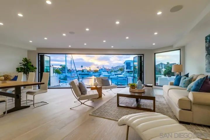 21 Green Turtle Rd, Coronado, California 92118