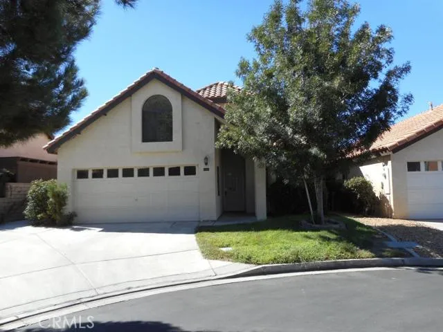 19281 Olive Way, Apple Valley, California 92308