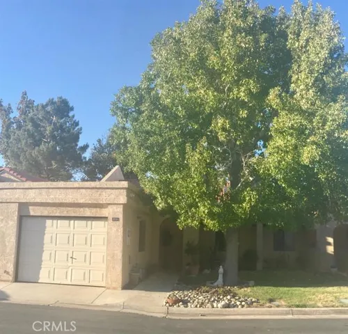 19136 Cedar Drive, Apple Valley, California 92308