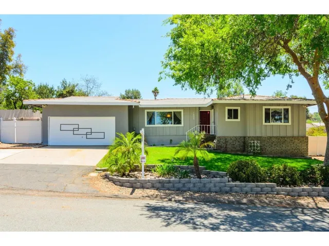 1823 Wight, El Cajon, California 92021