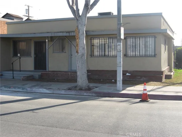800 E Compton Boulevard, Compton, California 90221