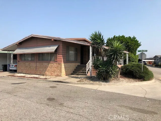 2601 E Victoria St. 29, County – Los Angeles, California 90220