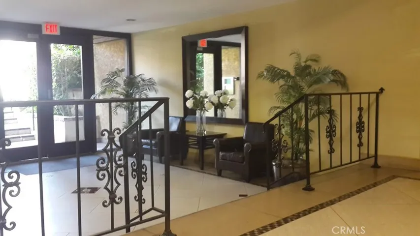 1750 Camino Palmero Street 437, Los Angeles, California 90046