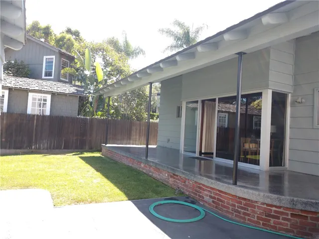 267 Entrada Drive, Santa Monica, California 90402