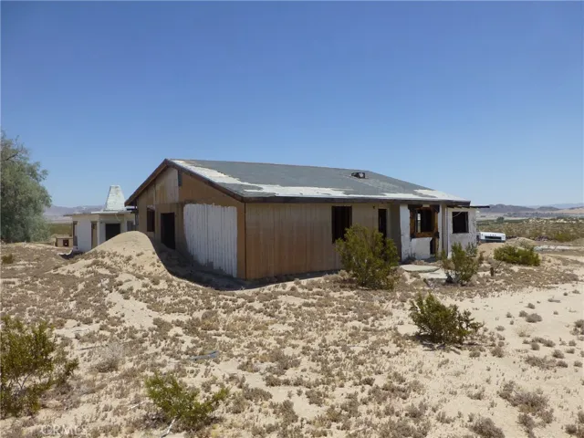 2677 Morongo Road, 29 Palms, California 92277
