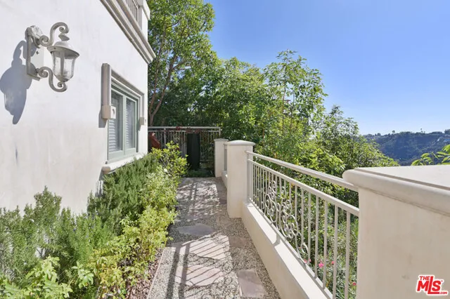 1861 Bel Air Road, Los Angeles, California 90077