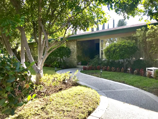 4147 Clear Valley Drive, Encino, California 91436