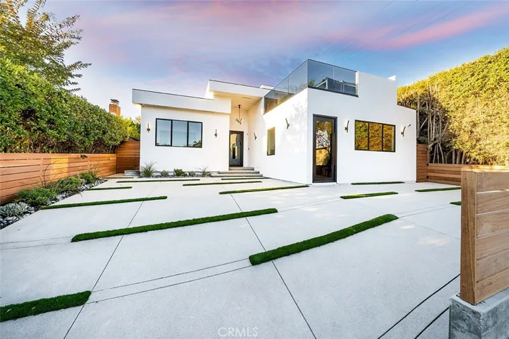 11313 Homedale Street, Los Angeles, California 90049