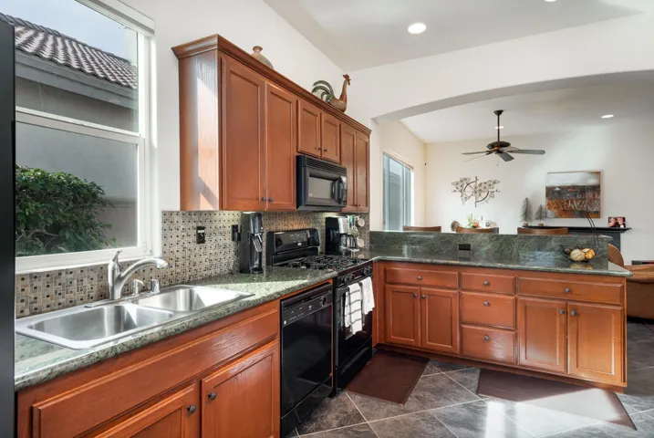 49598waynestreet-lr-12