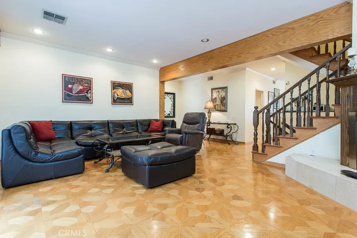 Large family / living room
