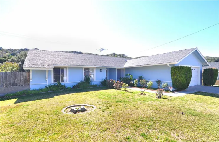 23500 Daisetta Drive, Newhall, California 91321