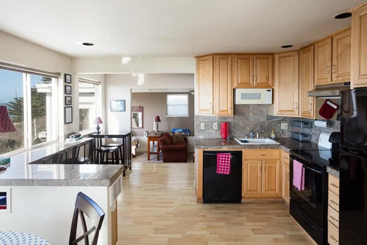 2000 Vallemar, Moss Beach, California 94038