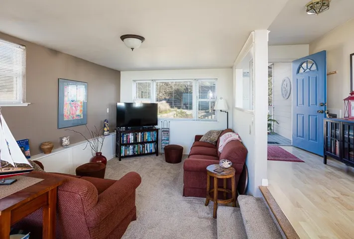 2000 Vallemar, Moss Beach, California 94038