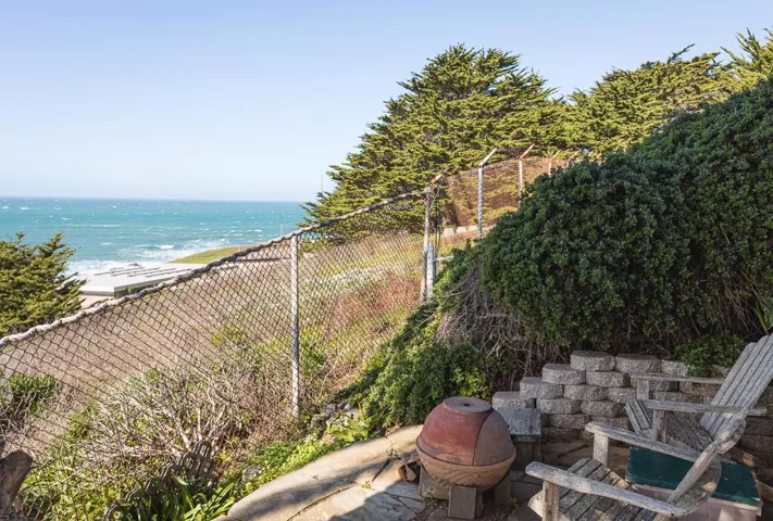 2000 Vallemar, Moss Beach, California 94038