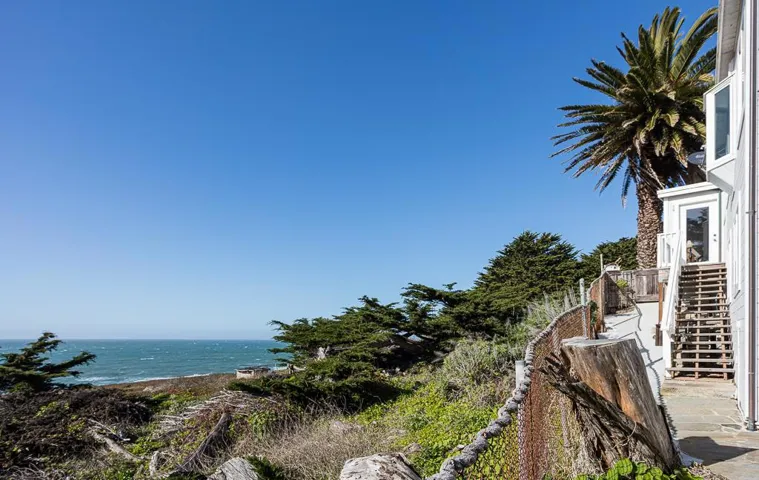 2000 Vallemar, Moss Beach, California 94038