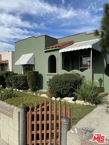 723 E 81st Street, Los Angeles, California 90001