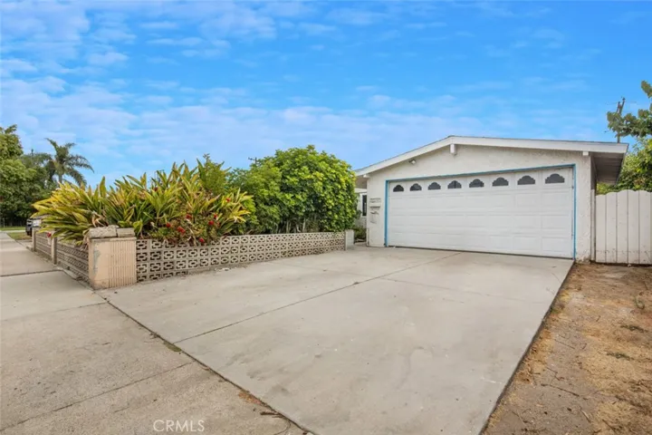 537 Nottingham Avenue, Santa Ana, California 92703