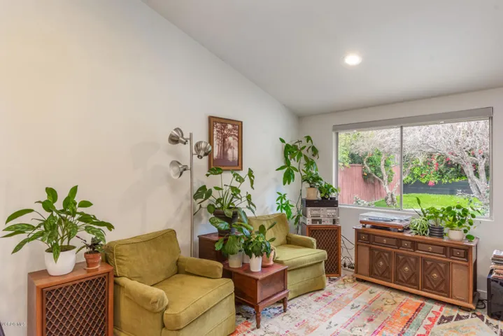 1255 Coventry Dr Thousand Oaks-011-012-S