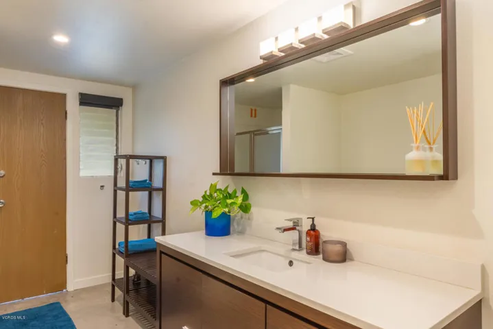 1255 Coventry Dr Thousand Oaks-020-018-S