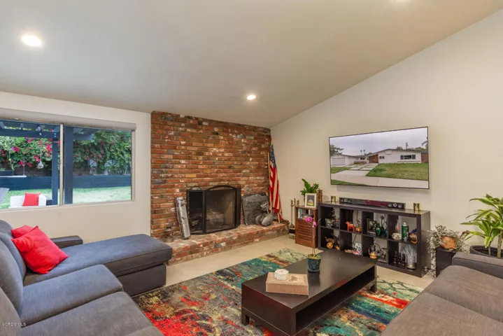1255 Coventry Dr Thousand Oaks-013-017-S