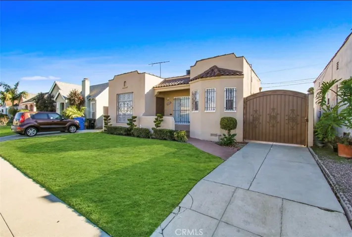 2036 W 67th Street, Los Angeles, California 90047