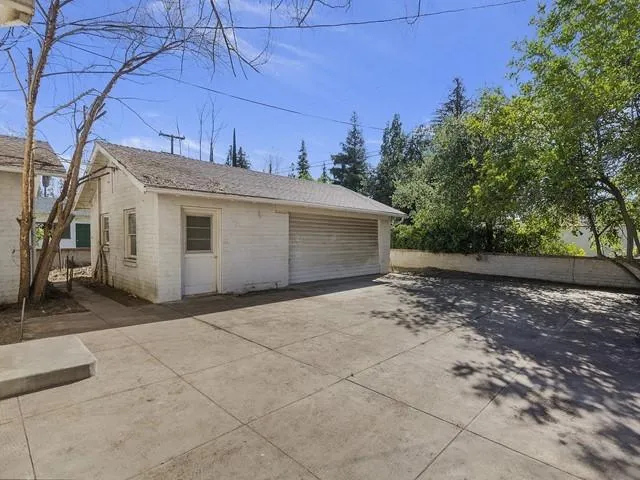 048-426914 024_Backyard
