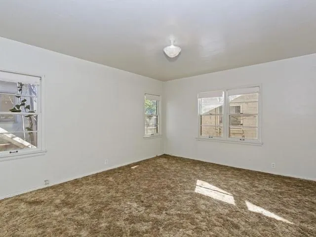 048-426914 019_Bedroom