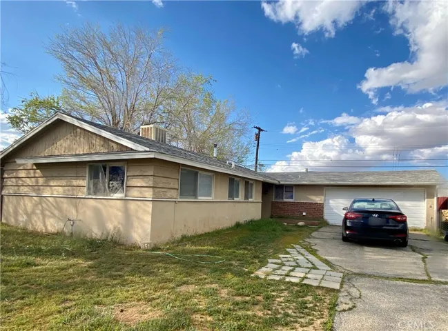1151 E Avenue R5, Palmdale, California 93550