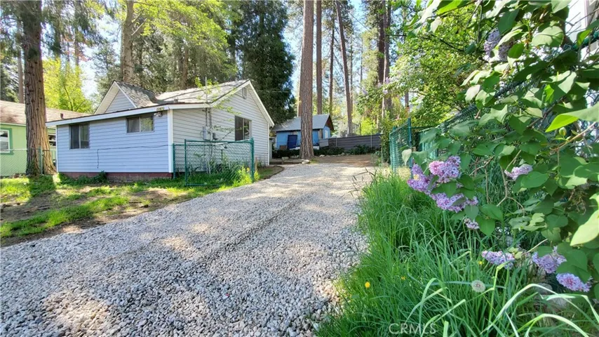 Lots of parking, fresh gravel laid for driveway